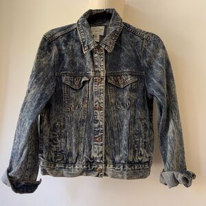 F21 Premium Acid Wash Denim Jean Jacket - M - TONS OF POCKETS!